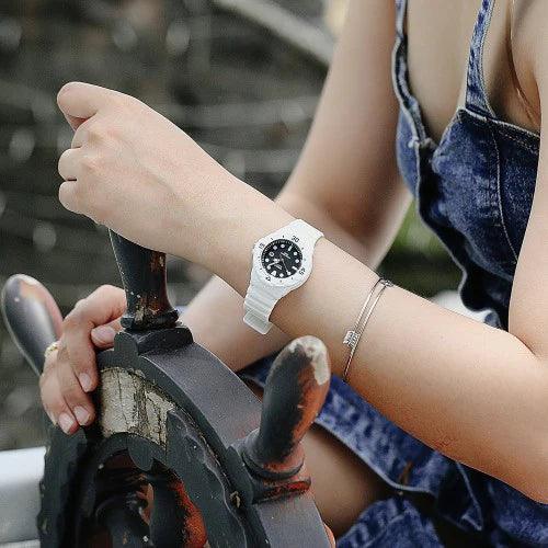 Reloj CASIO LRW-200H-1E Resina Juvenil Blanco