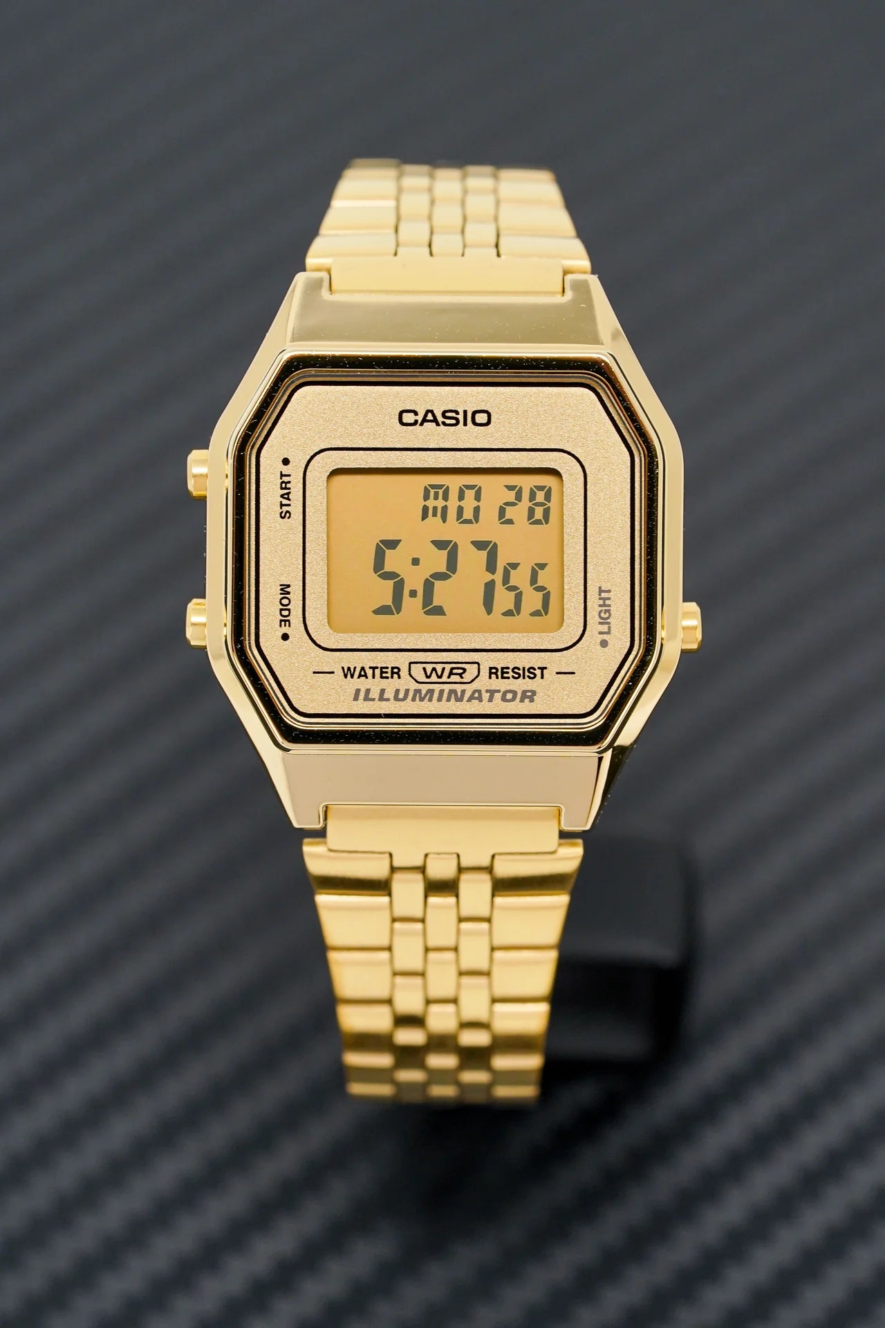 Reloj Casio LA680WGA-9D para Dama – Diseño Digital Retro en Acabado Dorado