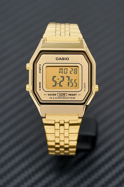 Reloj Casio LA680WGA-9D para Dama – Diseño Digital Retro en Acabado Dorado