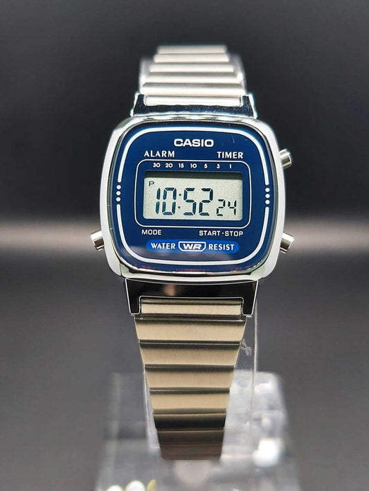Reloj CASIO LA670WA-2D Mujer Plateado con Azul