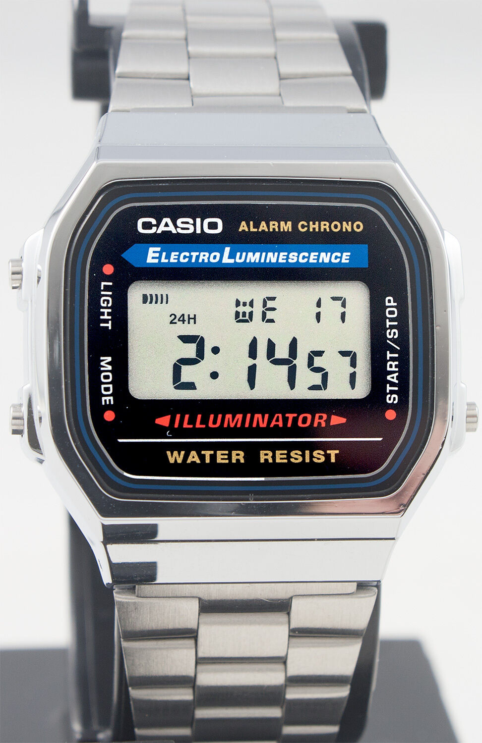 Reloj Casio A168WA-1W – Clásico Digital Plateado con Estilo Retro