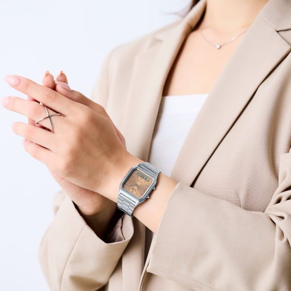 Reloj Casio AQ-230A-4AMQY para Hombre – Estilo Retro con Pantalla Dual y Carátula Burdeos - Imagen 3