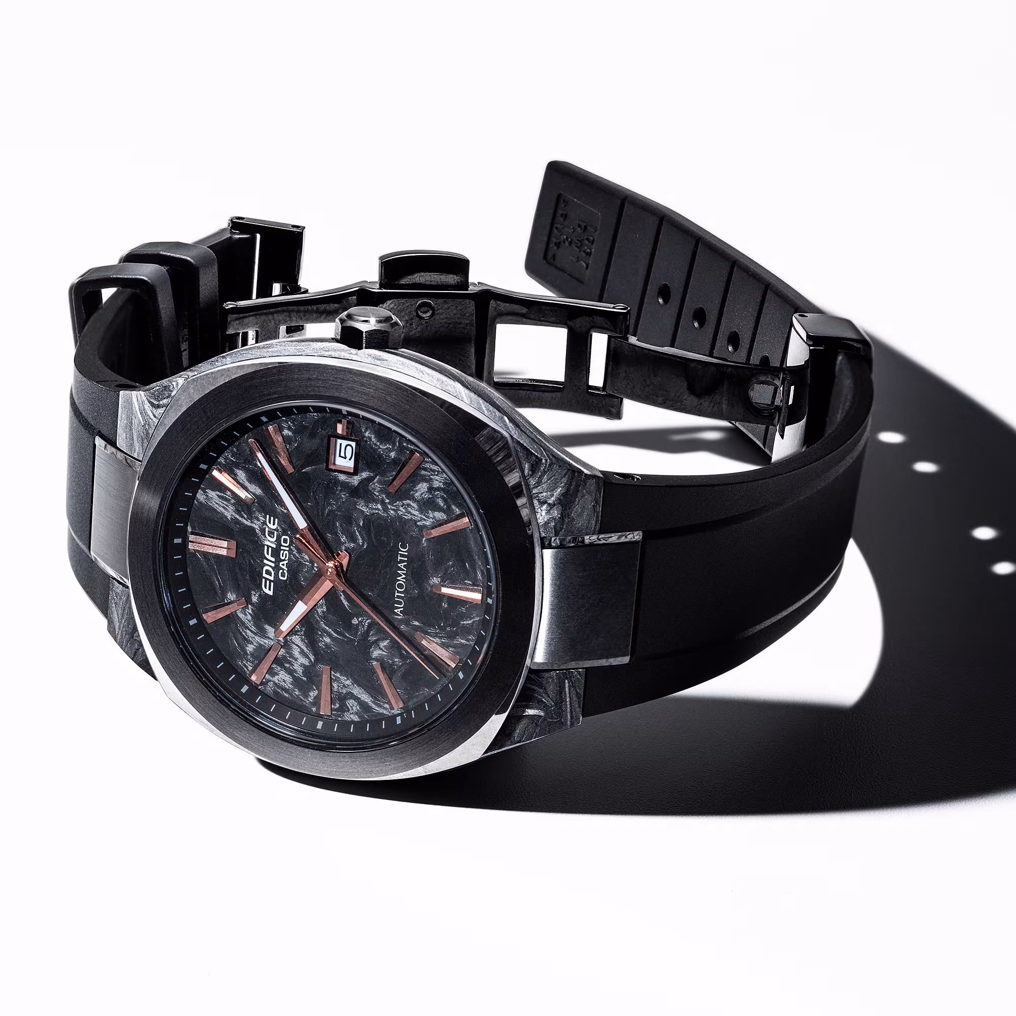 Reloj Casio Edifice EFK-200XPB-1ADR Hombre – Automático Carbono Forjado Negro Zafiro 100M – Casio Perú Reloj Casio Edifice EFK-200XPB-1ADR Hombre – Automático Carbono Forjado Negro Zafiro 100M - Imagen 5