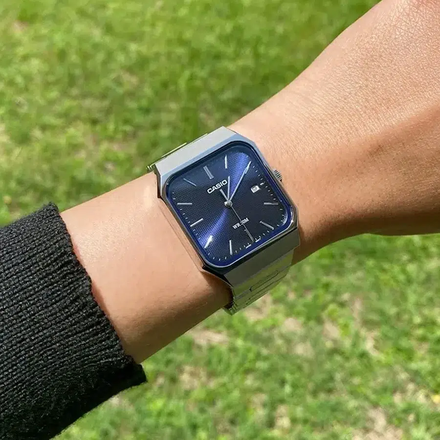 Reloj Casio MTP-B185D-2A1VDF Hombre – Esfera Azul Acero Plateado 50M – Casio Perú Reloj Casio MTP-B185D-2A1VDF Hombre – Esfera Azul Acero Plateado 50M - Imagen 4
