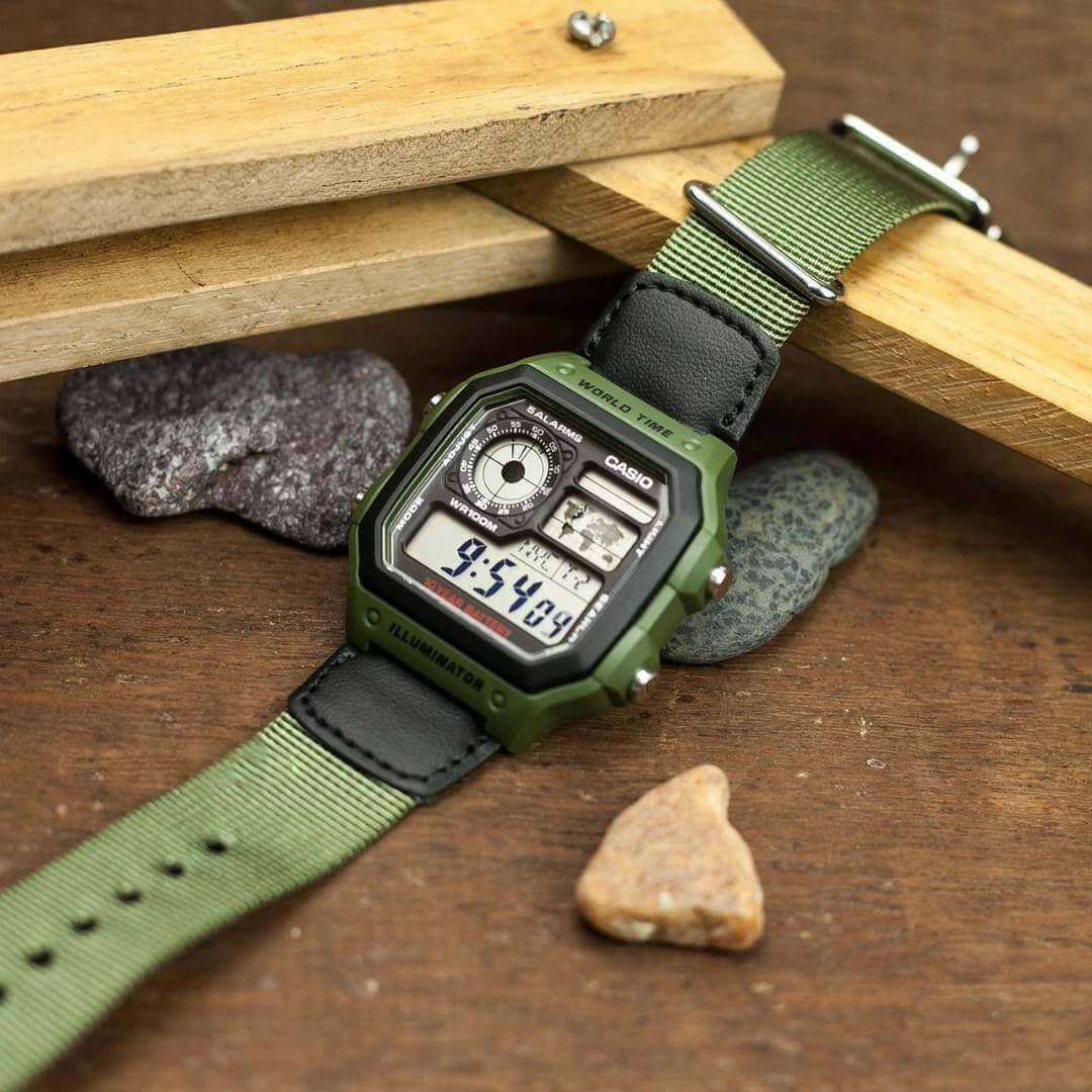 Reloj Casio AE-1200WHB-3BVDF Hombre – Digital Verde Correa de Tela Hora Mundial 100M – Casio Perú Reloj Casio AE-1200WHB-3BVDF Hombre – Digital Verde Correa de Tela Hora Mundial 100M - Imagen 2
