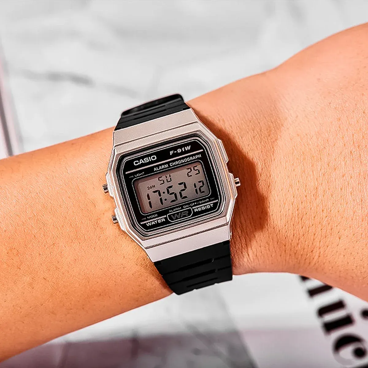 Reloj Casio F-91WM-7ADF Unisex – Digital Negro Plateado Clásico – Casio Perú Reloj Casio F-91WM-7ADF Unisex – Digital Negro Plateado Clásico - Imagen 4