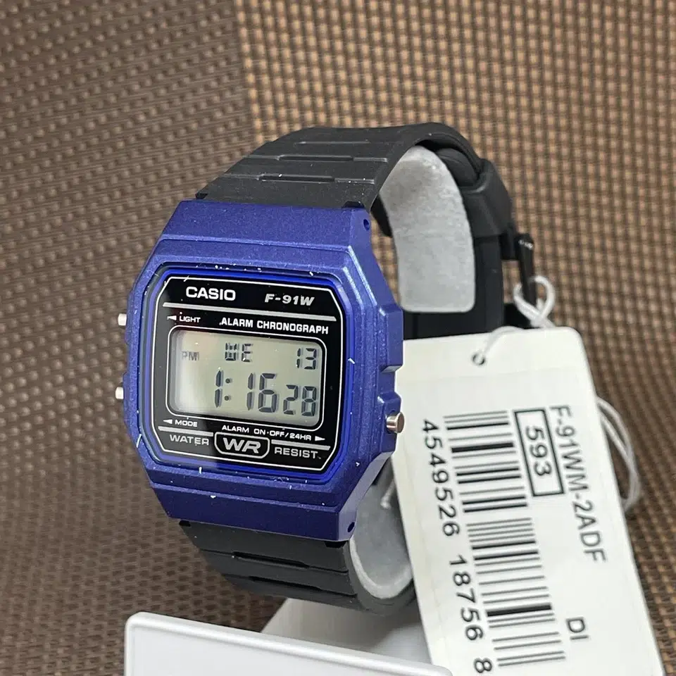 Reloj Casio F-91WM-2ADF Unisex – Digital Negro Azul Clásico – Casio Perú Reloj Casio F-91WM-2ADF Unisex – Digital Negro Azul Clásico - Imagen 3